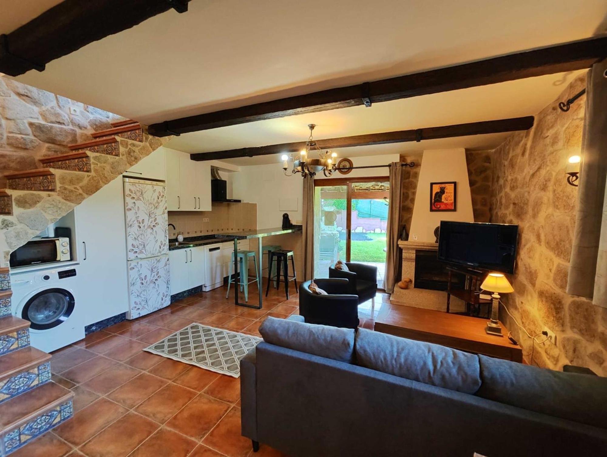 Casa Vistas Al Mar, Jardin. Holiday home Bueu